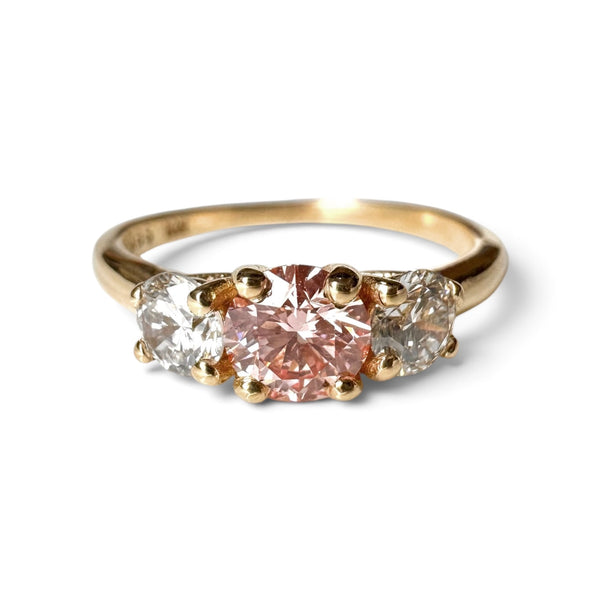 Bague trinité avec diamant rose