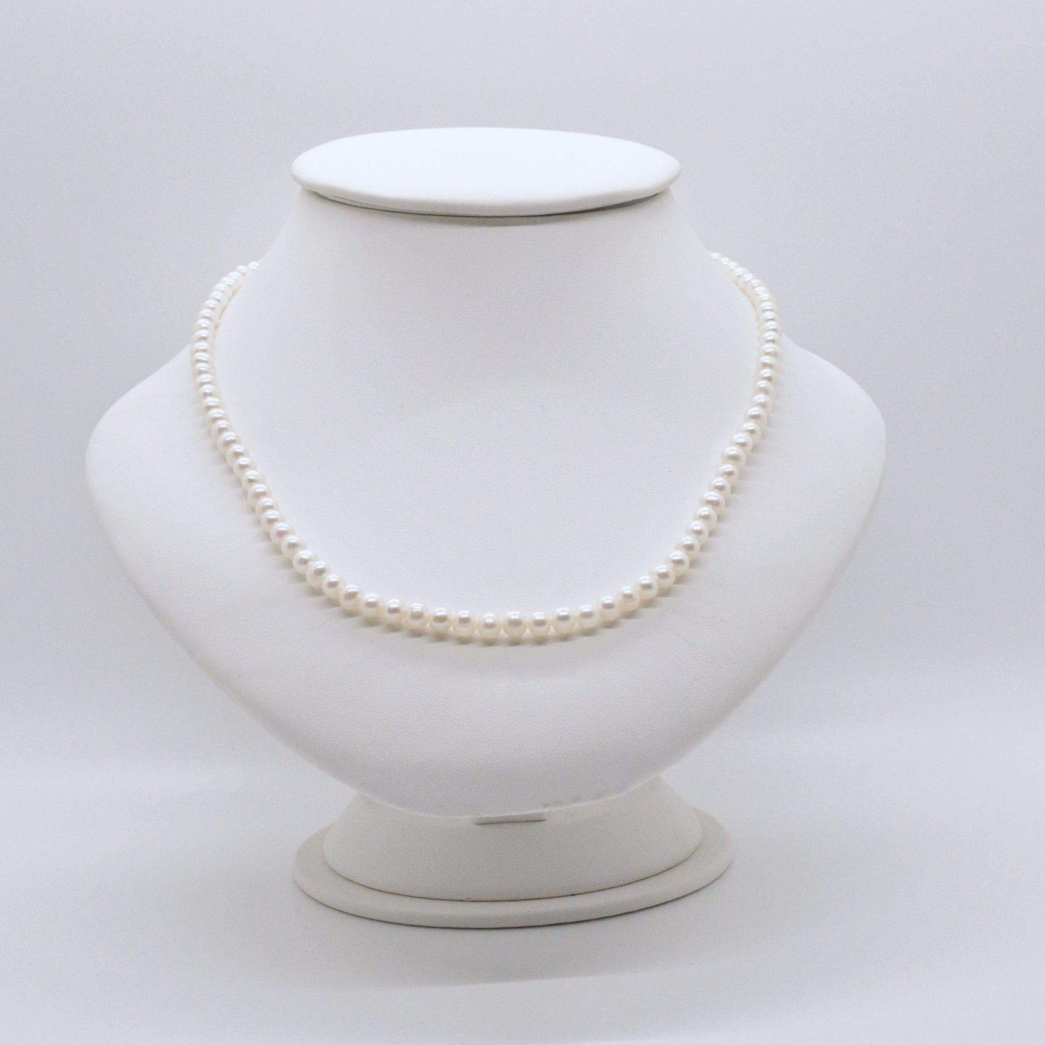 Collier de perles 056 (18")