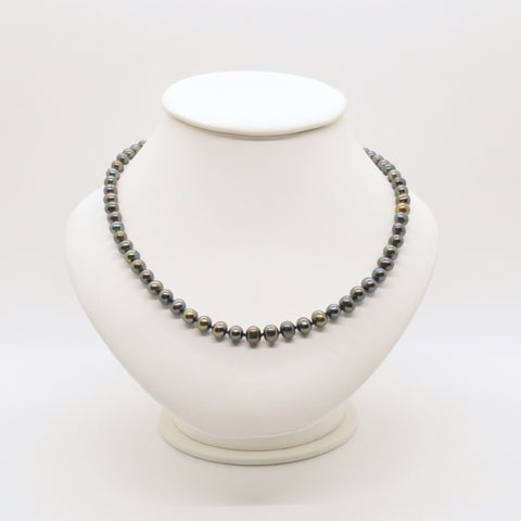 Collier de perles noires #1