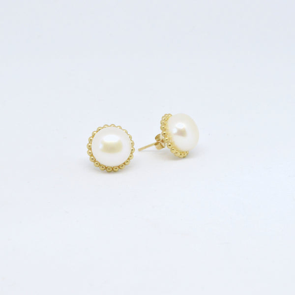 Boucles d'oreilles perles avec accent doré #36